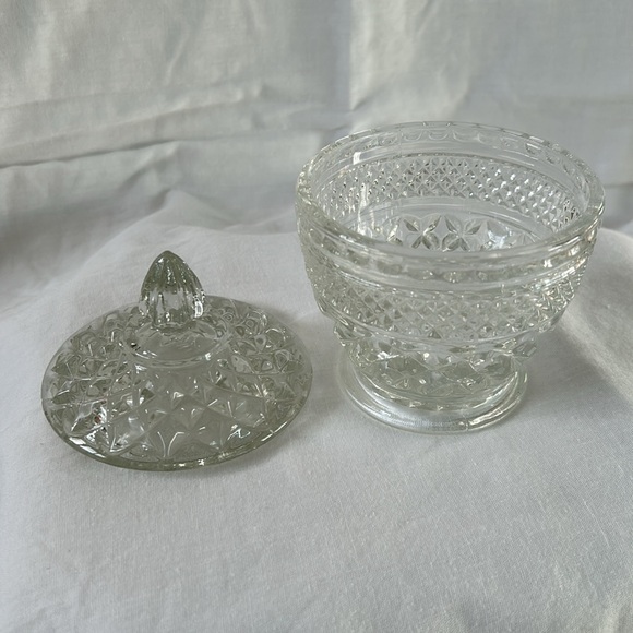 Vintage Wexford clear, glass sugar bowl with lid - Picture 4 of 4